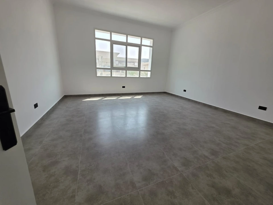 Room with window — Safa 1 villa